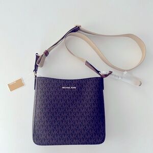 Michael Kors Jet Set Travel Crossbody